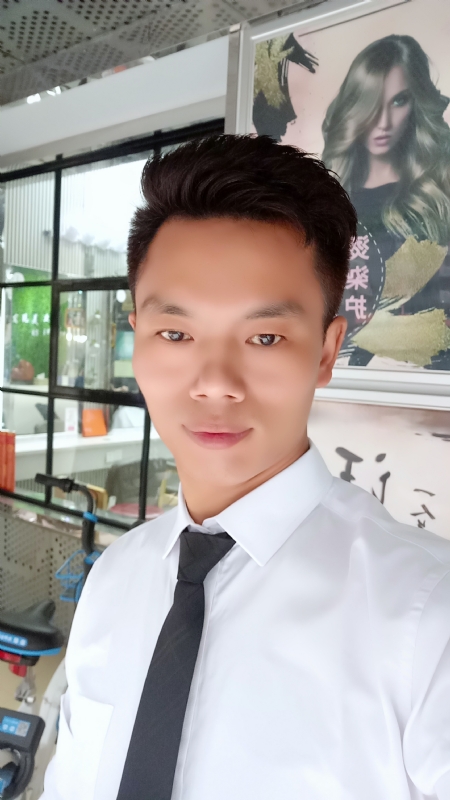 阳光男士的第一张照片--陕西认干亲服务网