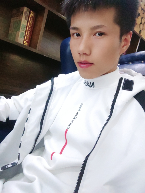 梁辞的第二张照片--陕西认干亲服务网