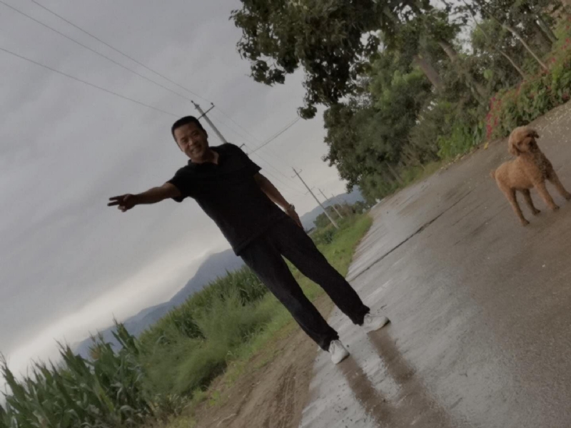 每天的温暖的第一张照片--陕西认干亲服务网